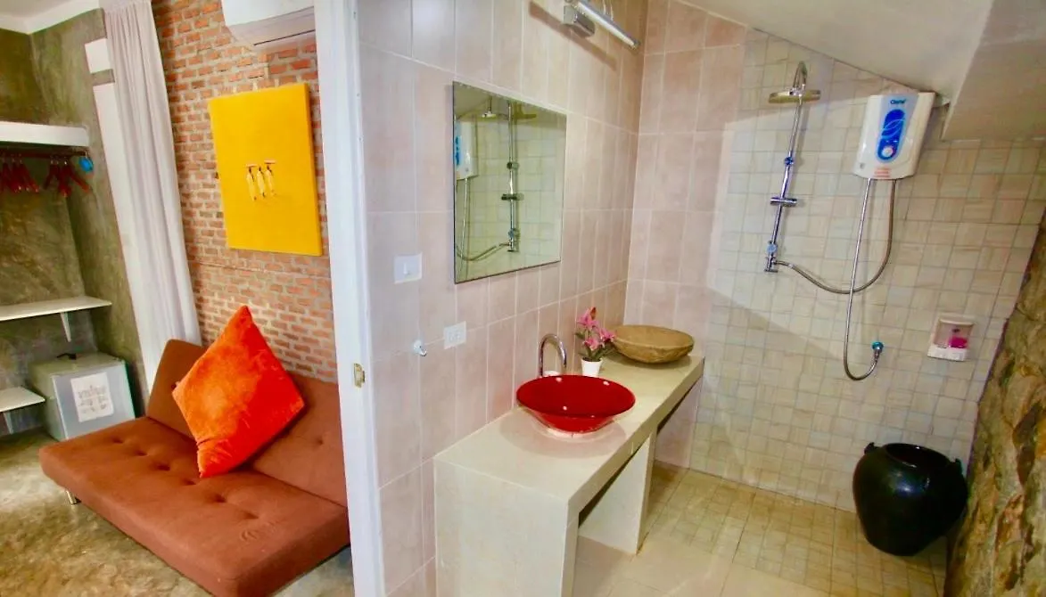 Sunshine Guesthouse And Diving School Phuket Gasthof