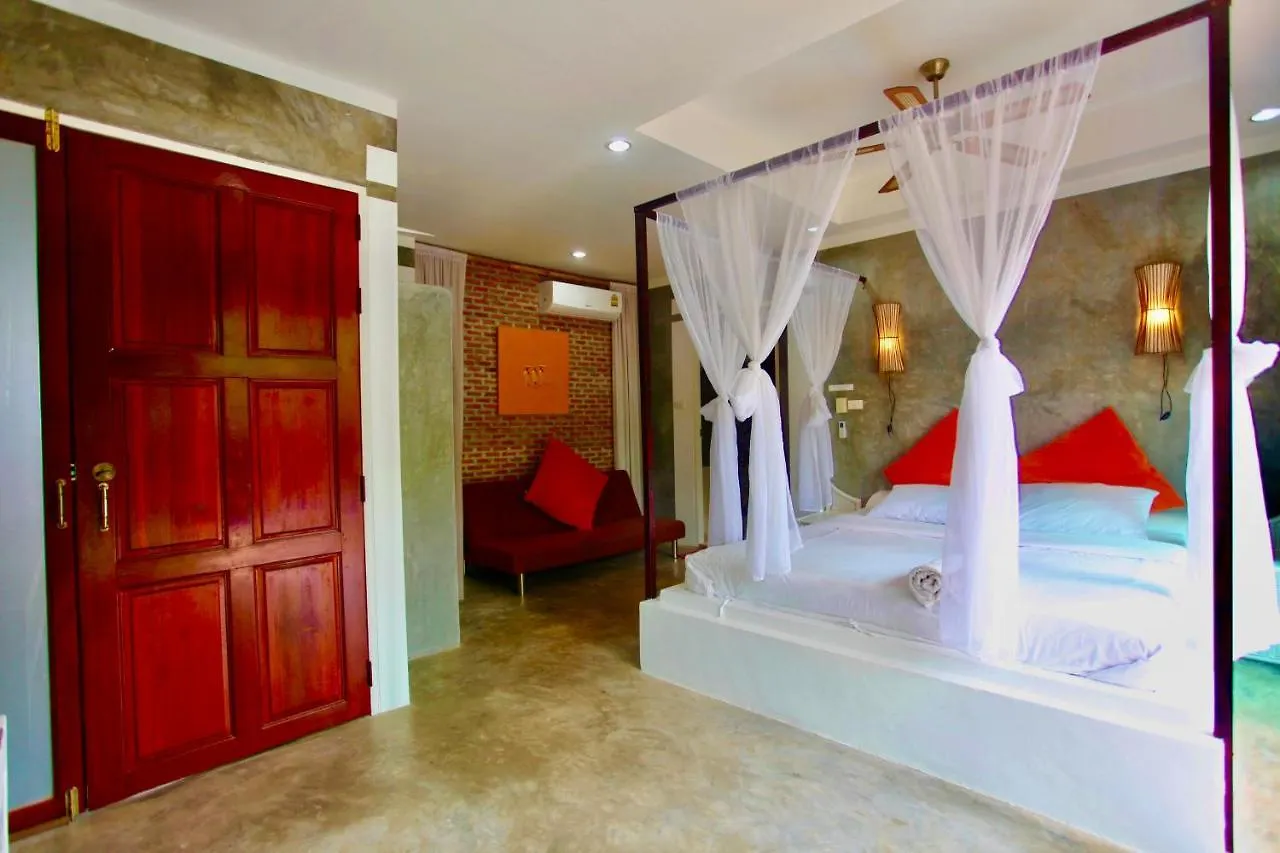 Sunshine Guesthouse And Diving School Пхукет Гостевой дом